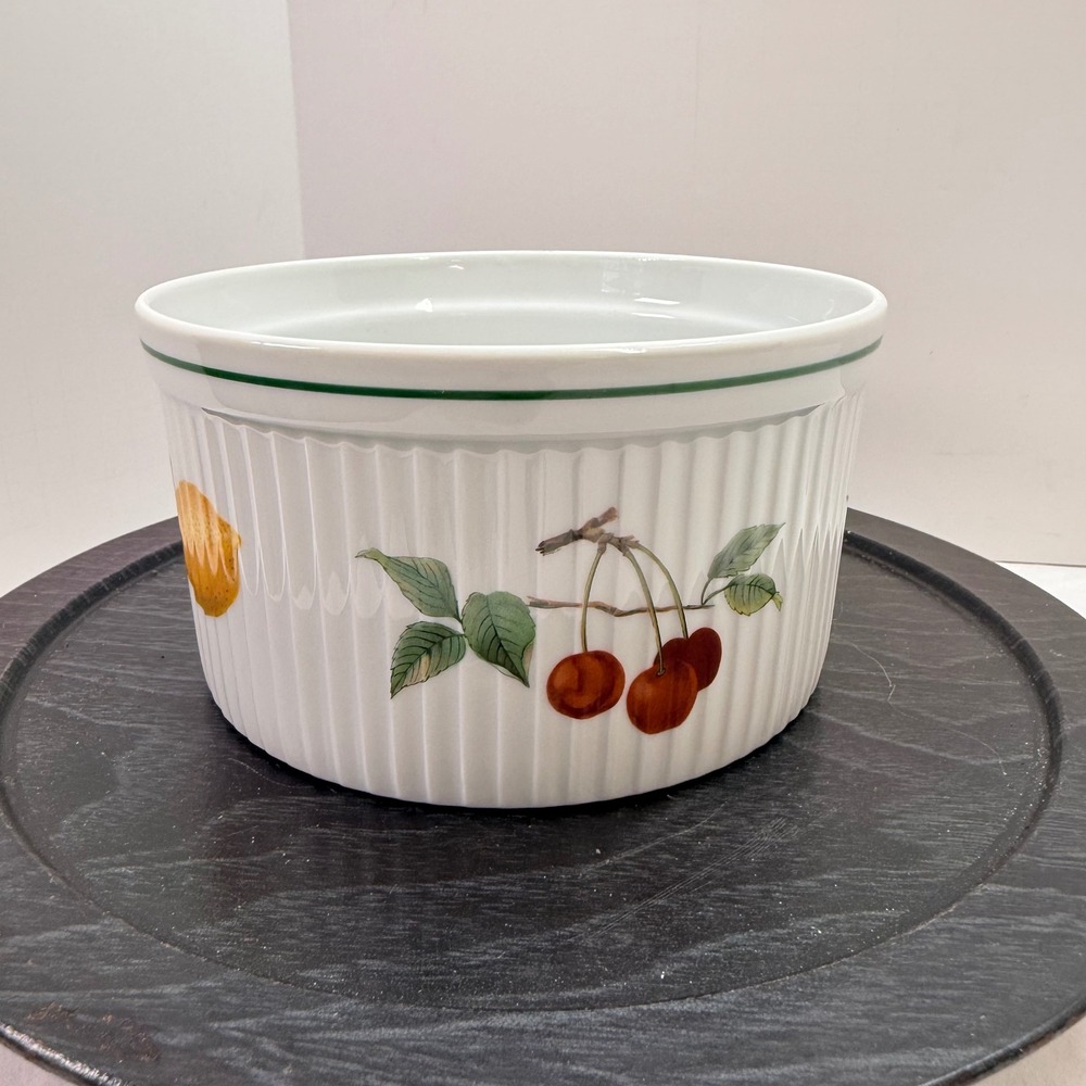 Royal Worcester Evesham Green rim Vale Porcelain‎ Souffle Dish 7 inch England